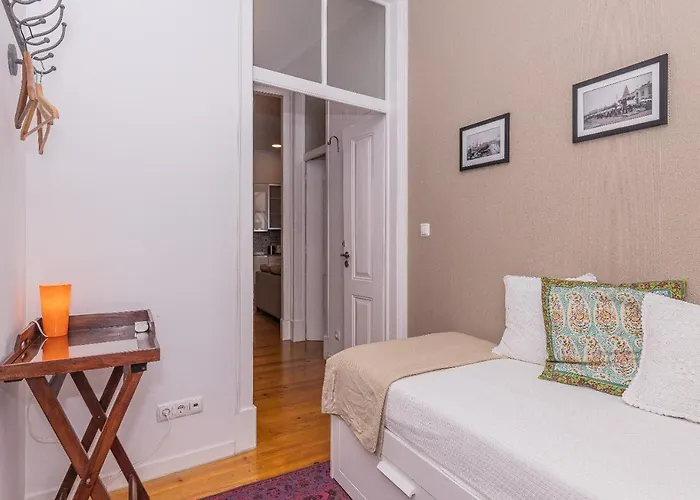 Alfama Comfy Premium شقة *