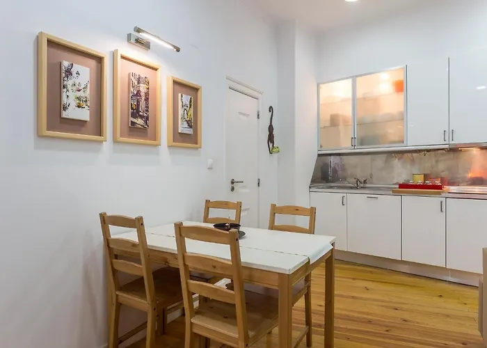 Alfama Comfy Premium Apartament *