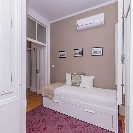 Alfama Comfy Premium Apartman